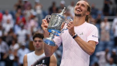 Александр Зверев обыграл американца Шелтона в финале Открытого чемпионата США